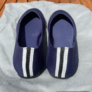 Mia Aubrie Flats, size 6.5, Navy Blue